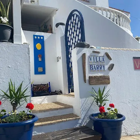 Barry Swimming Pool, Amazing Sea Views, Bar Willa