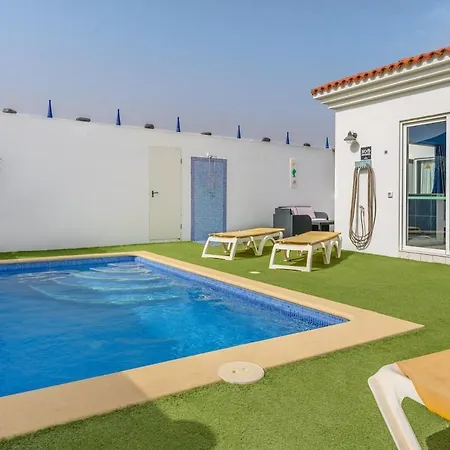 Barry Swimming Pool, Amazing Sea Views, Bar Willa *